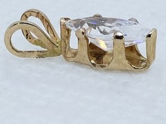 Vintage Pretty 14K Yellow Gold Marquise CZ Navette Solitaire Pendant – 0.35 tcw