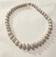 Puka Shell Necklace Hawaiian Lei Graduated 9 mm to 17 mm 17 in Length – Vintage