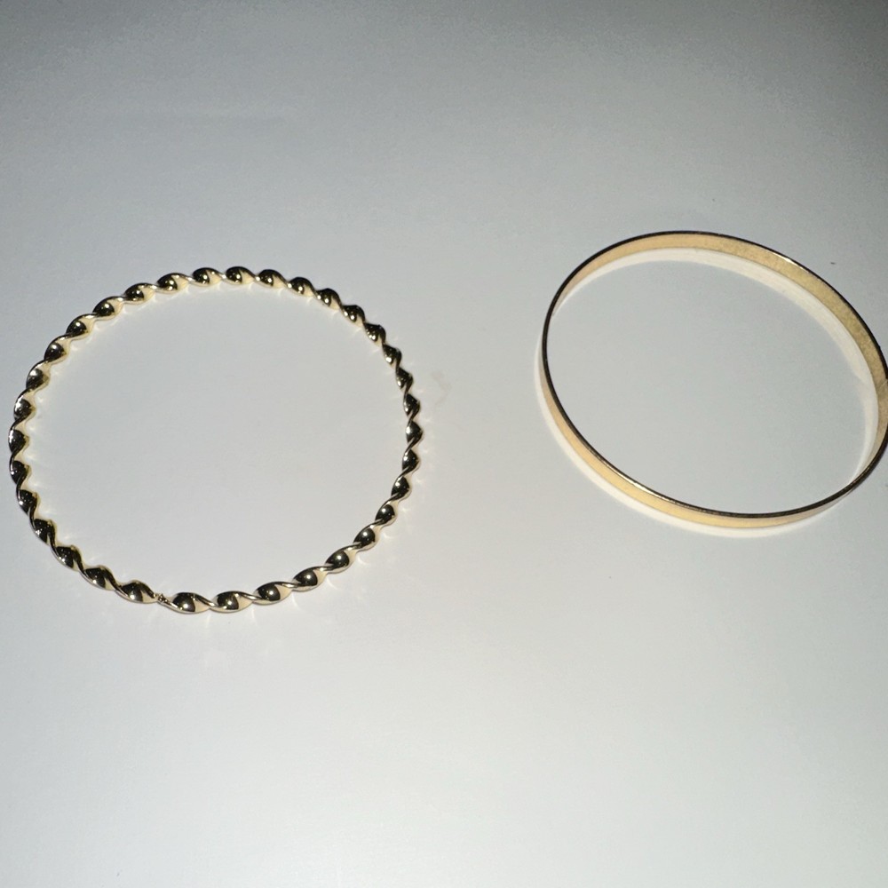 Lot of 2 Vintage Gold Tone Bangle Bracelets Smooth Minimalist Twisted Rope 3″