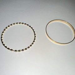 Lot of 2 Vintage Gold Tone Bangle Bracelets Smooth Minimalist Twisted Rope 3″