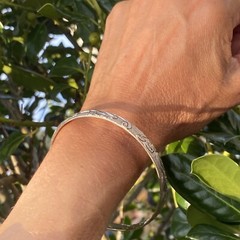 Vintage Sterling Silver Leaf Scroll Repousse Skinny Bangle Bracelet Size M-L