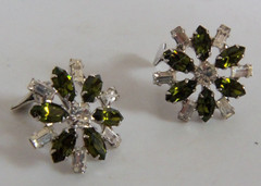 Vtg Signed B David Necklace Bracelet Earrings Set in Box w/Pamphlet Green Clear