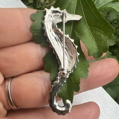 Vintage AAI Sea Horse Brooch Silver Tone Metal Green Yellow Enamel 2 1/4”