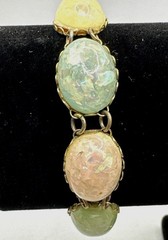 CORO Pegasus Confetti Bracelet Cabochon Pastel Lucite Vintage Gran Retro Dainty