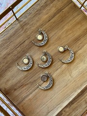 5pcs VTG Antique Silver Double Sided Crescent Moon Filigree Pendant with Circle