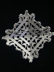1968 CROWN TRIFARI SIGNED SILVER TONE TEXTURED L’ORIENT MEDALLION BROOCH Pin