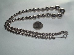 VINTAGE SILVER PLATED METAL BEAD CHAIN STRUNG NECKLACE 24″