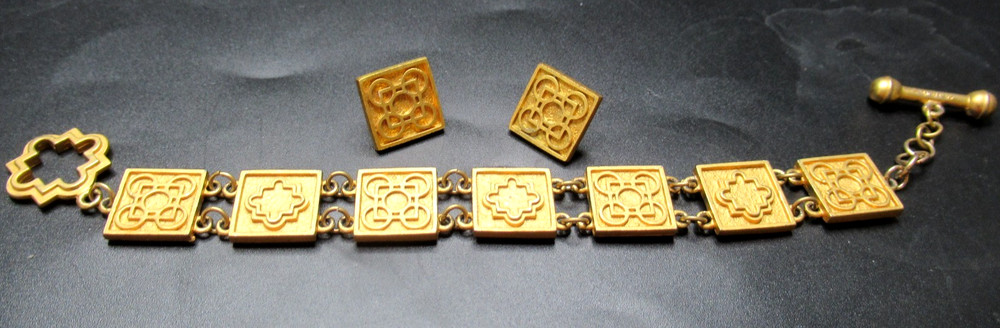 MOMA NY Museum of Modern Art Frank Lloyd Wright Vintage Bracelet Earring Set