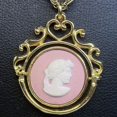 Wedgwood Jasper Reversible Necklace with Swing Cameo Cameo Pink&White Necklace