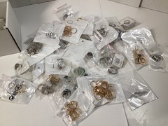 1lb Unsorted Modern Costume Rings Jewelry (M/F) Many Sizes Designs