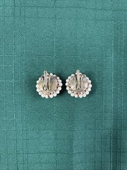Early Miriam Haskell Style Wired Pearl Cluster Clip-on Earrings Gold Tone Nest