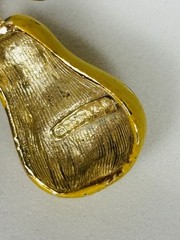 Vtg. Signed Gerry’s Yellow Pear Pin Brooch w/ Gold Tone Stem & Green Leaf 1 1/4″
