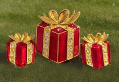 Red Wrapped Present Clip On Earrings And Pin With White Rhinestones M08(03)