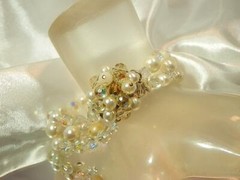 Gorgeous Vintage 1960’s Fancy Clasp Crystal Flower Faux Pearl Bracelet 836JL9