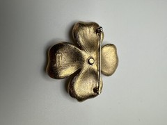 Vintage Gold Trifari Flower Brooch 4.5cm JB9