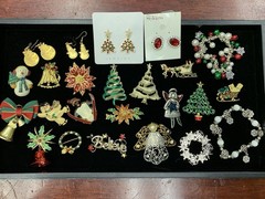 Holiday Christmas Jewelry Lot Brooches Earrings Gerrys Gold Crown Inc Vtg – Now