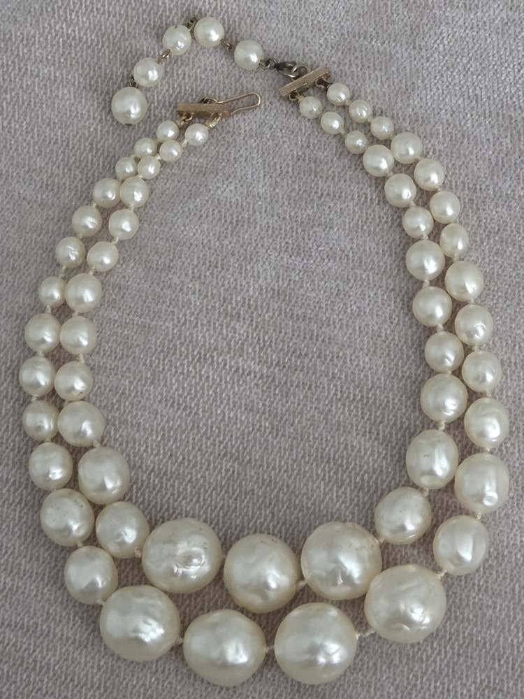 VTG Double Strand Faux Pearl Choker 14″ Grad Irregular Beads Gold‑Tone Clasp