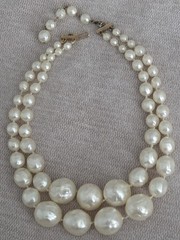 VTG Double Strand Faux Pearl Choker 14″ Grad Irregular Beads Gold‑Tone Clasp