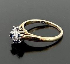 10k – 14k Gold Diamond & Sapphire Cluster Flower Ring Vintage 1980’s 2.1 grams