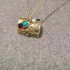 Vintage 1974 Signed Avon Queens Ranson Pill Box/Stash Necklace