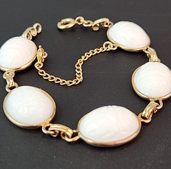 Vintage Scarab Bracelet White Milk Glass Egyptian Revival Oval Gold Tone 6.5″