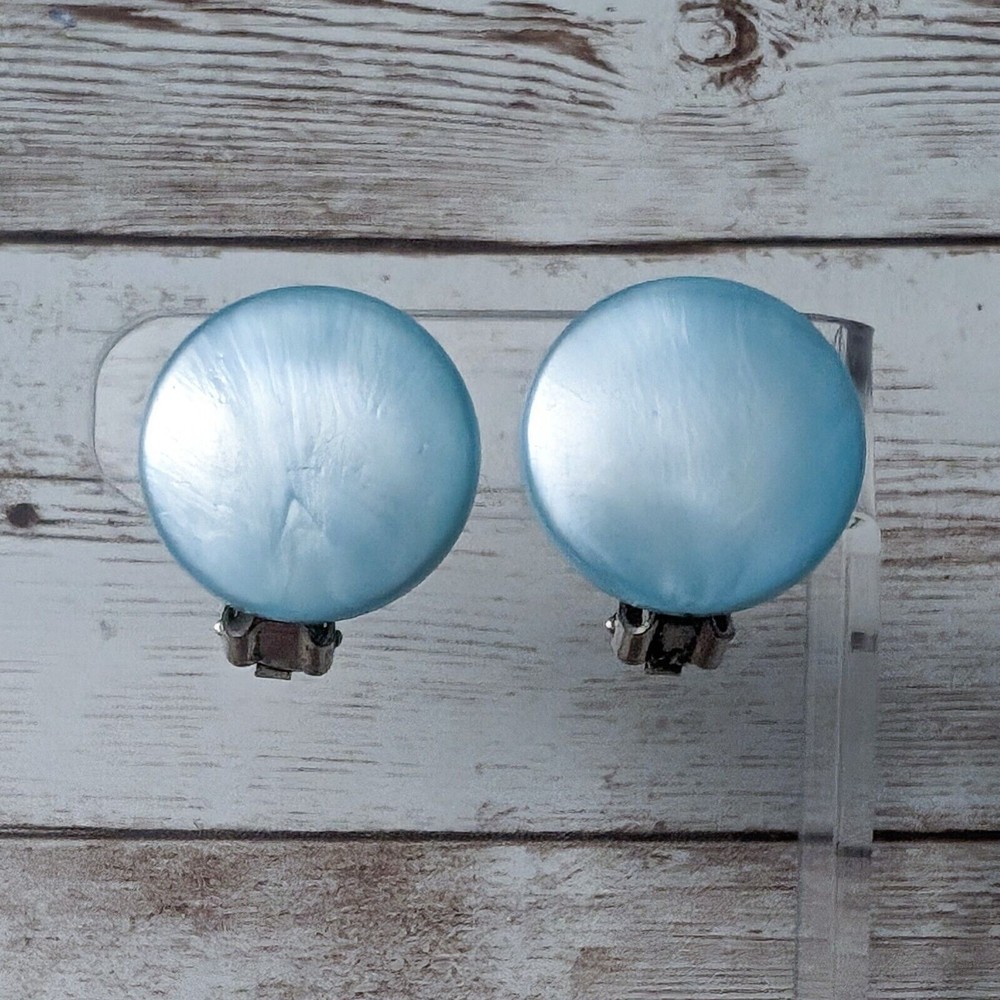 Vintage Clip On Earrings Sky Blue Circle Just Under 1″ – Loose Clips
