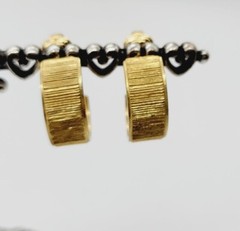 Sarah Coventry HOOP Clip On Earrings .75 in Textured Vintage