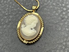 Vintage Victorian Revival Lady Cameo Pendant Gold Plated 23” Chain Necklace