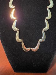 1970s Gold Tone Boomerang Wave Crescent Link Necklace Modernist MCM Collar 20″