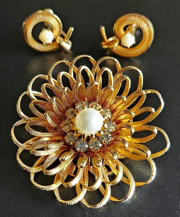 Vintage Textured Golden Flower Brooch Pin & Earrings with Pearls & Rhinestones