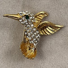 Gold Tone Hummingbird In Flight Green Eyed Rhinestone Brooch Pin Jewelry