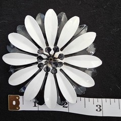 Vintage Black & White Double Layered Daisy Flower Brooch Pin 3″ Mod 60s Retro