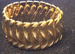Vintage Expandable Goldtone Metal Bracelet 1960s To 1970s