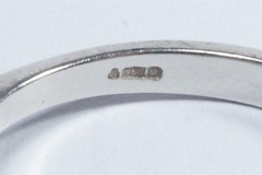 VINTAGE ENGLISH SOLID PLATINUM DIAMOND 5 STONE RING c1980’s – 1.35ct.