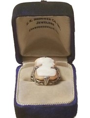 14k Gold Antique Cameo Ring, Shell & Coral, In Original Box, Size 4.75