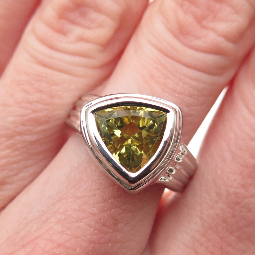 925 Sterling Silver Vintage Real Lime Green Quartz Modernist Ring Size 6.25