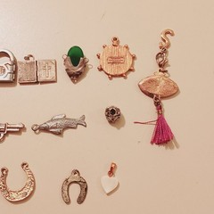 Vintage Silver Tone Charm Lot Yale Padlock Bible Gun Fish Horseshoe Jade Jewelry