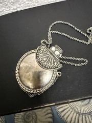 Vintage AEO American Eagle Outfitters Purse Pendant Necklace Snuff Silvertone