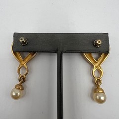 Vintage Casual Corner Dangle Earrings Faux Pearl Elegant Gold Tone