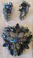 D&E Juliana Lava Glass & Blue AB Rhinestone Brooch/Earring Set Vintage Exquisite