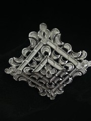 1968 CROWN TRIFARI SIGNED SILVER TONE TEXTURED L’ORIENT MEDALLION BROOCH Pin