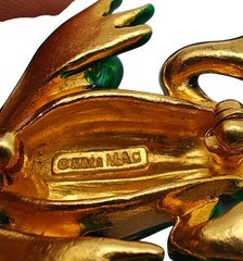 Metropolitan Museum of Art Signed MMA MAd Gold Tone Green Enamel Frog Brooch Pin