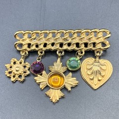 D & E Juliana DeLizza and Elster Chain Bar Pin Charms Dangling Vintage 80’s