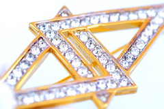 Nina Ricci Vintage Brooch Glam Interlaced Rhinestone Triangles Gold Tone 75MM