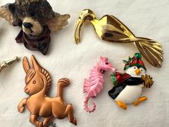 Novelty Vtg Animal Brooch Pin Lot 20 Birds Dogs Horse Insects Rhinestones Lizard