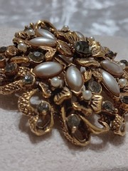 Vintage Large Florenza Rhinestone And faux pearl Brooch pendant