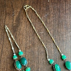 Vintage gold tone ornate necklace green lucite faux jade beads