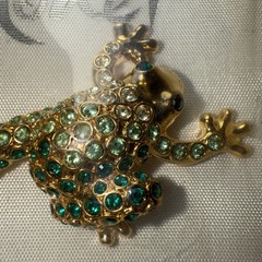 Monet pin brooch Frog rhinestones vintage unused 80’s Mint In Box