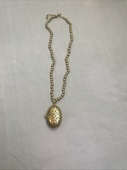 VTG Monet Filigree Rhinestone Oval Scent Locket Gold Tone Beaded Necklace 16-18″