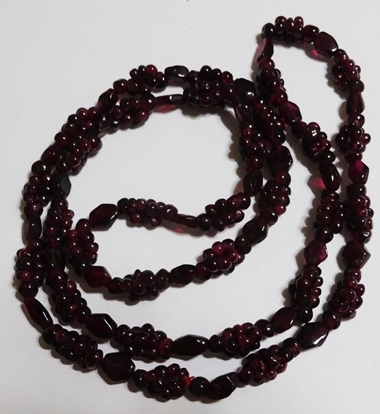 Dainty Vintage 28″ Long Garnet Clusters Beaded Necklace